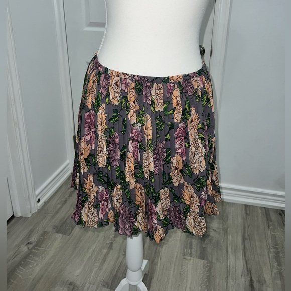 Floral Skirt - Picture 2 of 7